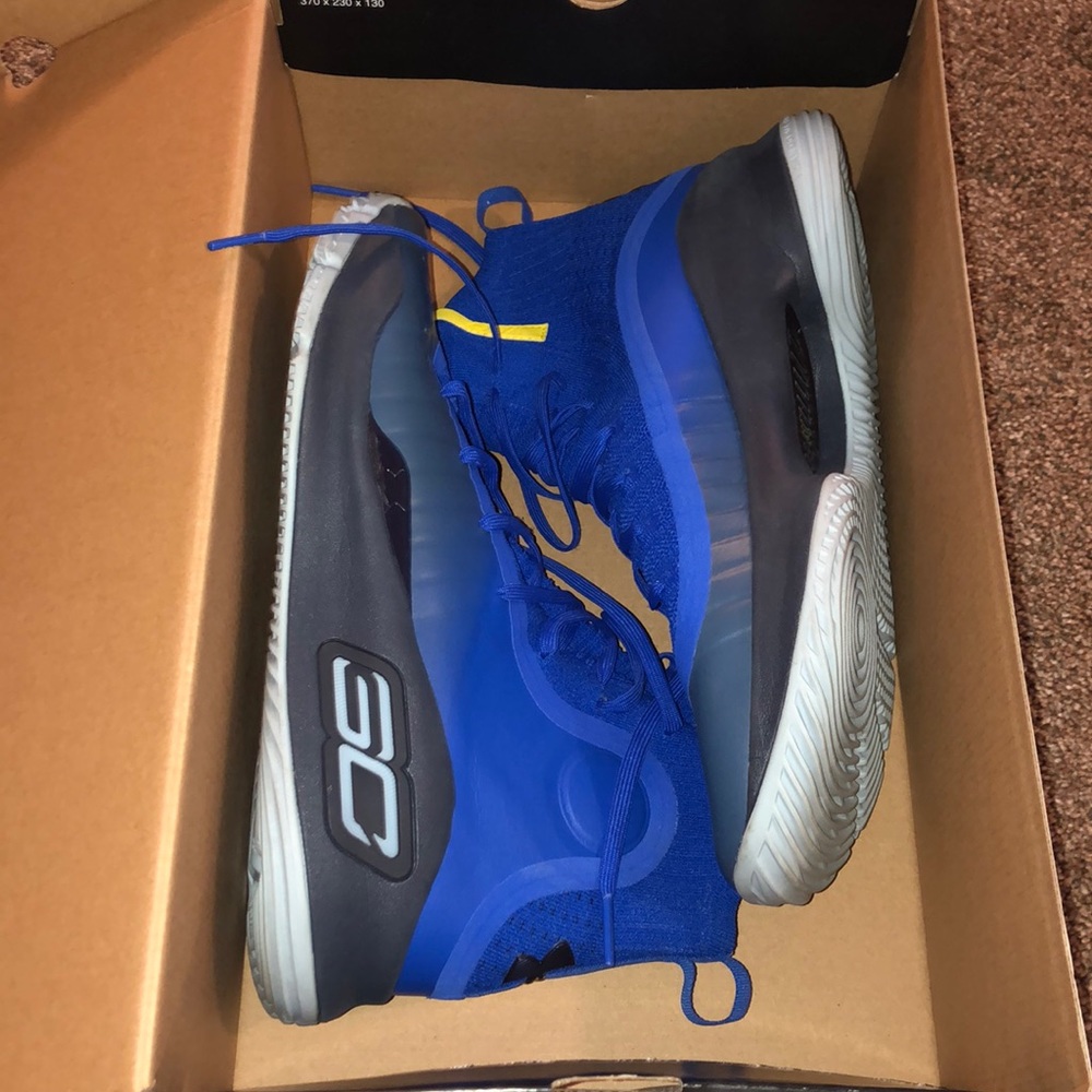 Like New: Under Armor Curry 4 Sneakers Size 10.5